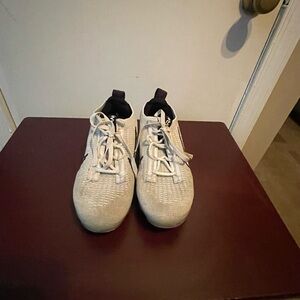 Nike Cream Sneakers with Textured Upper and Padded Tongue